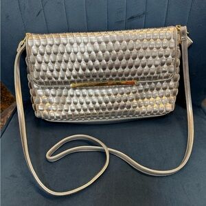 Vintage Bueno Silver Textured Shoulder Bag – 1980s Metallic Crossbody Purse
